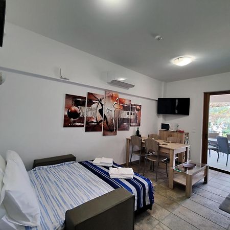 Arokariapartments Koróni Esterno foto